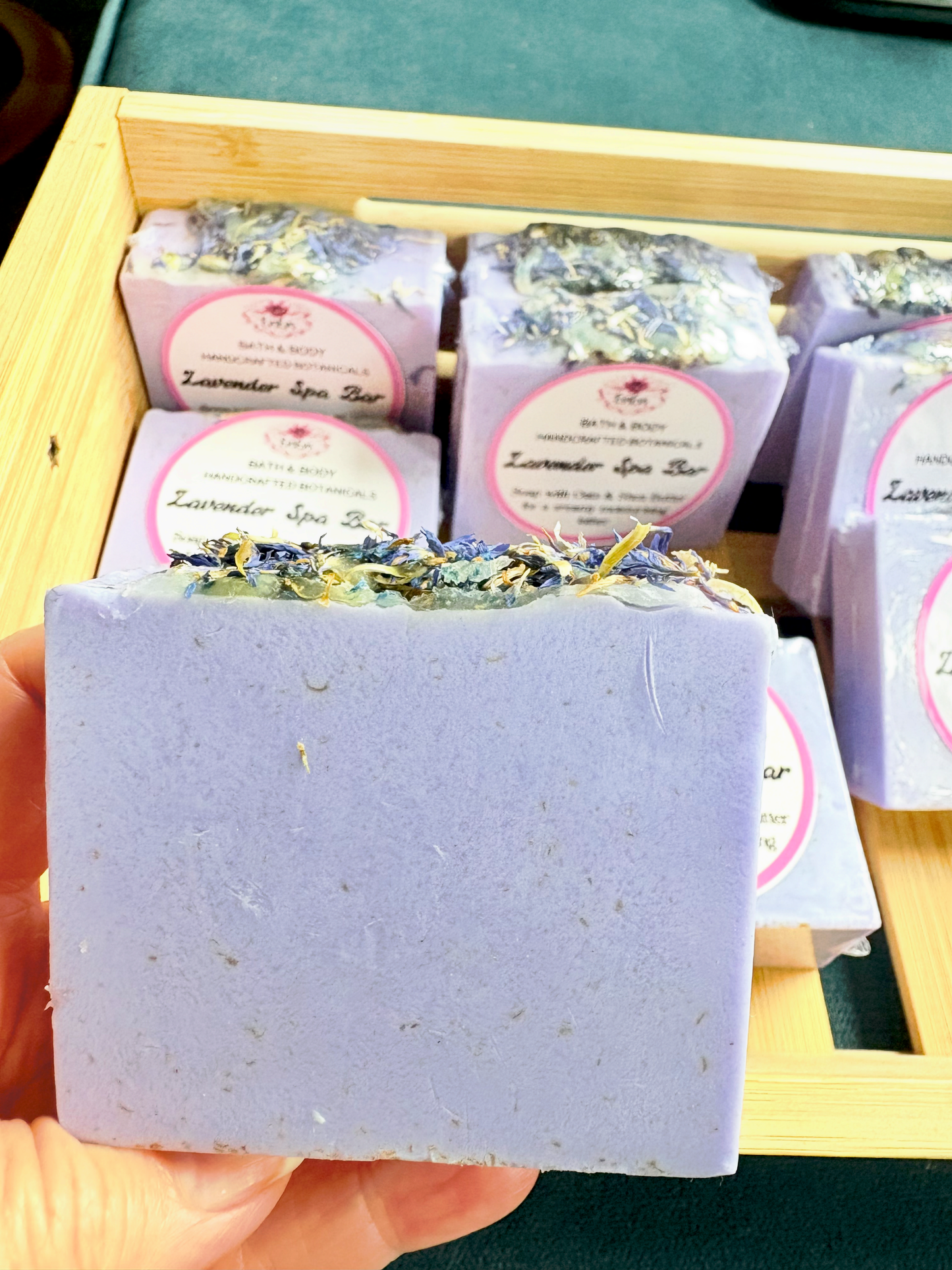 Lavender Spa Bar | Handmade Soap with Lemon, Shea Butter & Oats | 100g