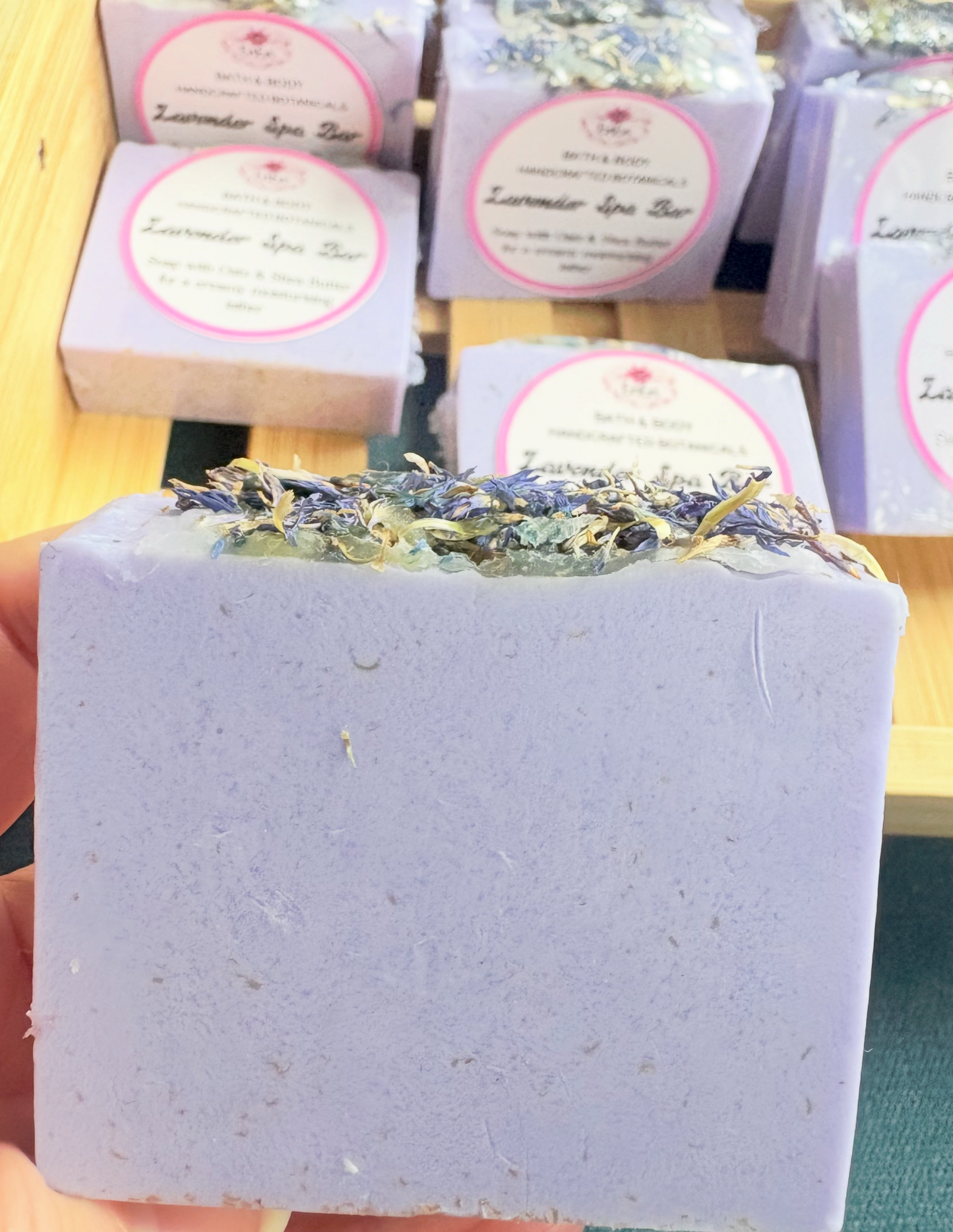 Lavender Spa Bar | Handmade Soap with Lemon, Shea Butter & Oats | 100g