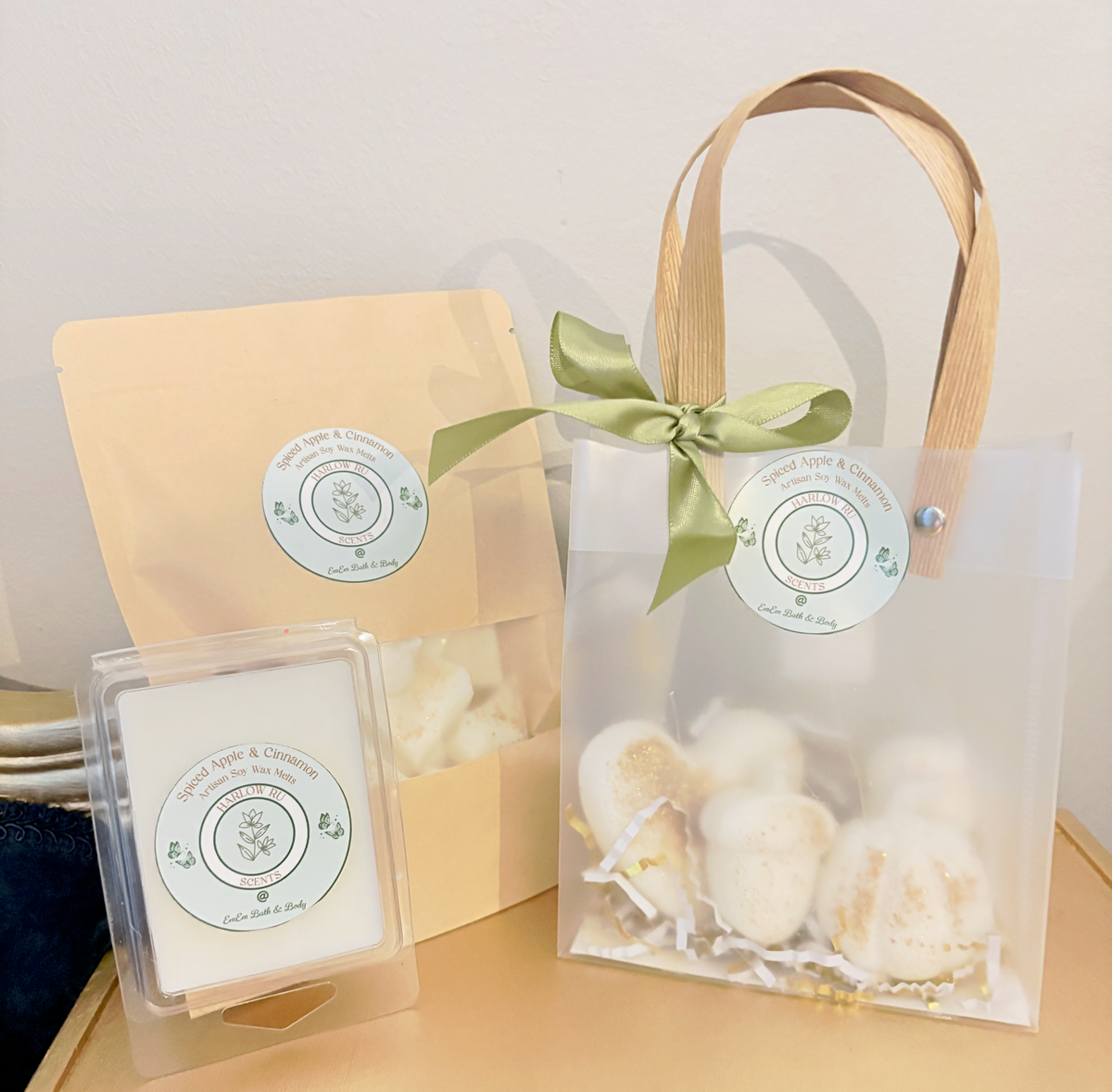 Spiced Apple & Cinnamon Hand-Poured Wax Melts by Harlow Ru