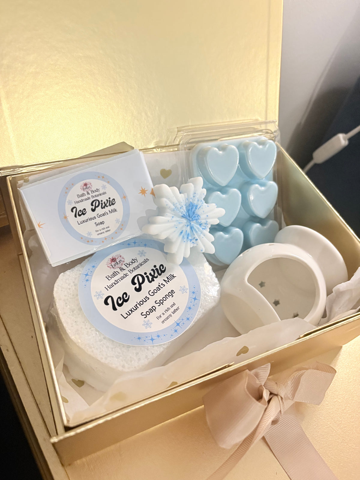 Ice Pixie Gift Box with Soap, Sponge, Wax Melts & Burner